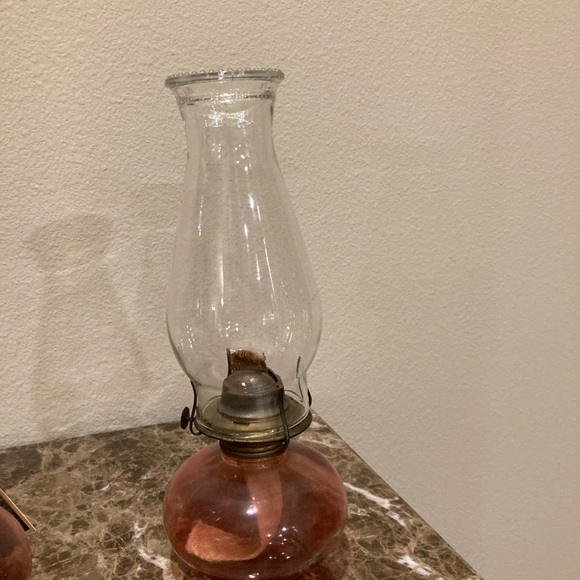 Hurricane lamps, two (2) beautiful lamps - Picture 3 of 3